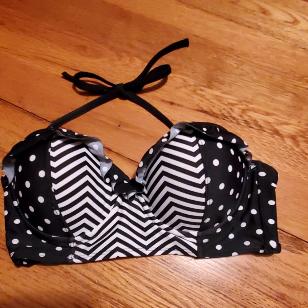 Joe Boxer gently used swim top